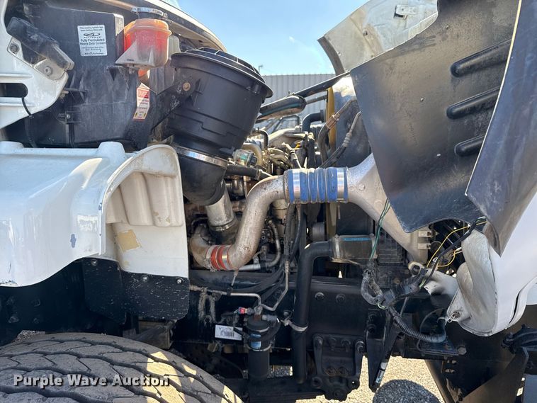 image for item EG1795 2007 Freightliner Business Class M2 crane truck