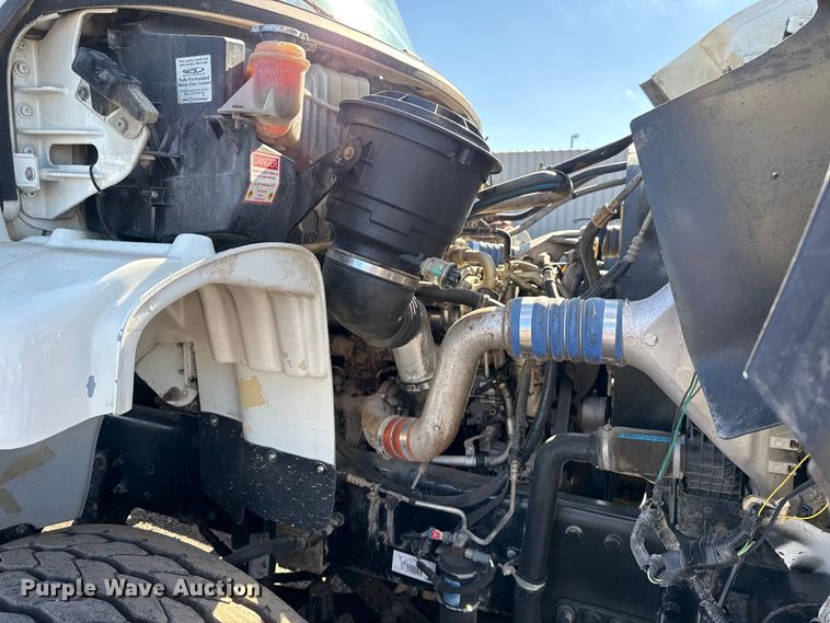 image for item EG1795 2007 Freightliner Business Class M2 crane truck