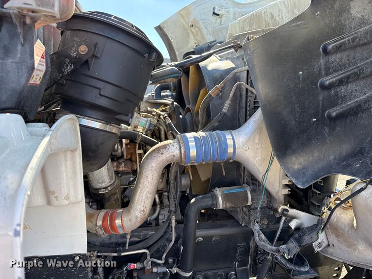 image for item EG1795 2007 Freightliner Business Class M2 crane truck