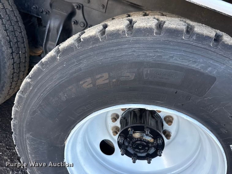 image for item EG1795 2007 Freightliner Business Class M2 crane truck