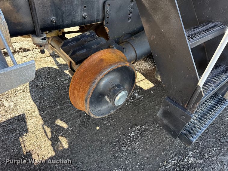 image for item EG1795 2007 Freightliner Business Class M2 crane truck