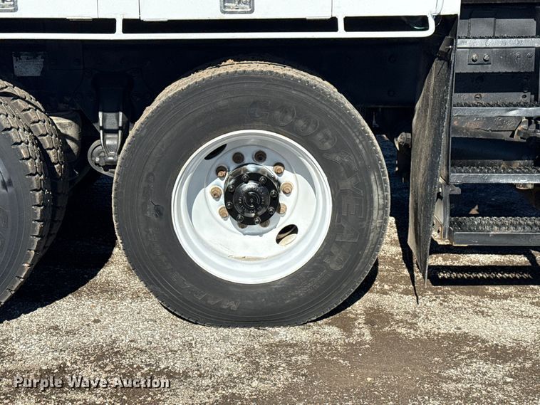 image for item EG1795 2007 Freightliner Business Class M2 crane truck