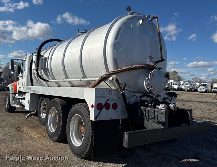 image for item EG1800 2013 Mack GU713 vacuum truck