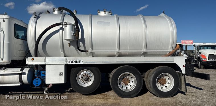 image for item EG1800 2013 Mack GU713 vacuum truck