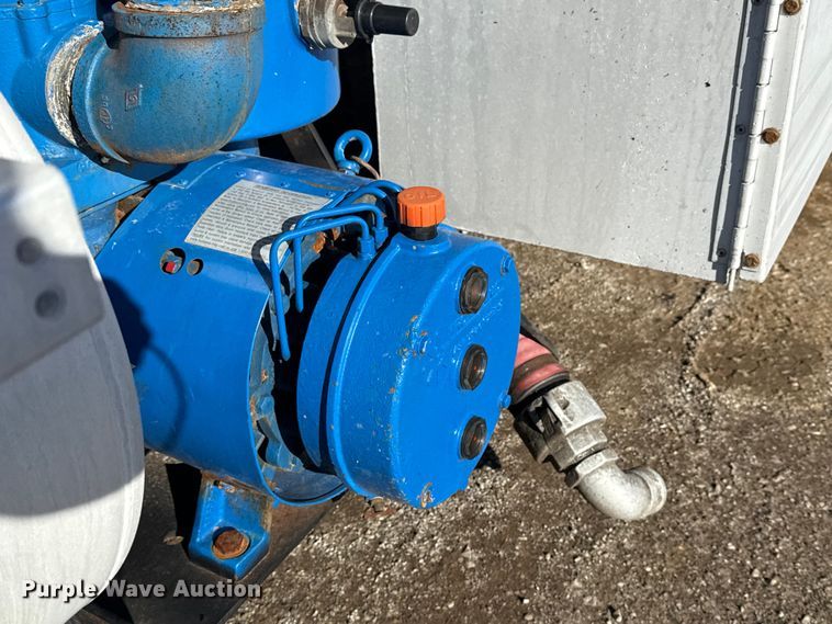 image for item EG1800 2013 Mack GU713 vacuum truck