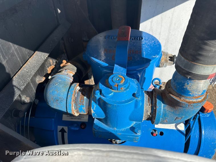 image for item EG1800 2013 Mack GU713 vacuum truck