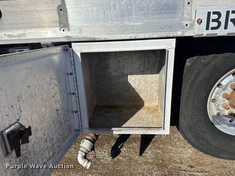 image for item EG1800 2013 Mack GU713 vacuum truck