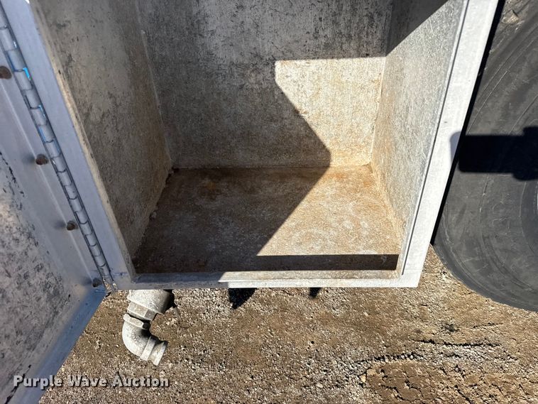 image for item EG1800 2013 Mack GU713 vacuum truck