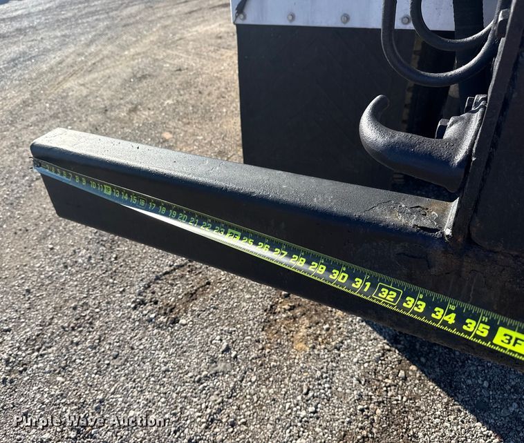 image for item EG1800 2013 Mack GU713 vacuum truck