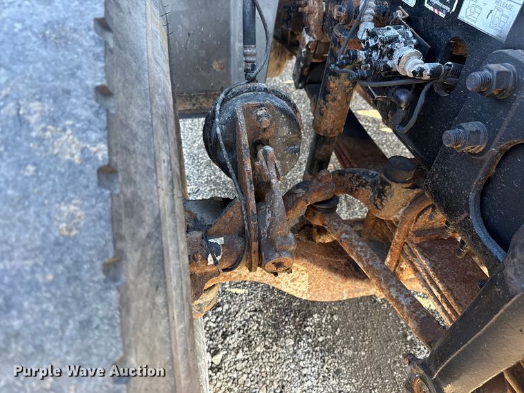 image for item EG1800 2013 Mack GU713 vacuum truck