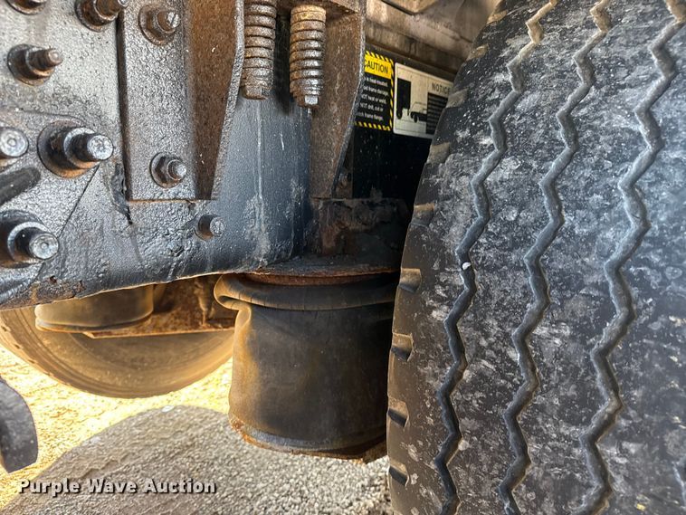 image for item EG1800 2013 Mack GU713 vacuum truck