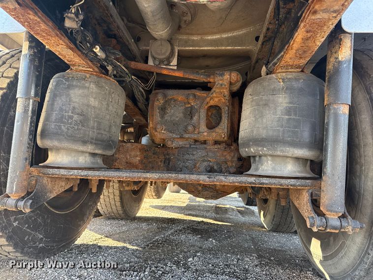 image for item EG1800 2013 Mack GU713 vacuum truck