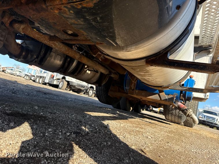 image for item EG1800 2013 Mack GU713 vacuum truck