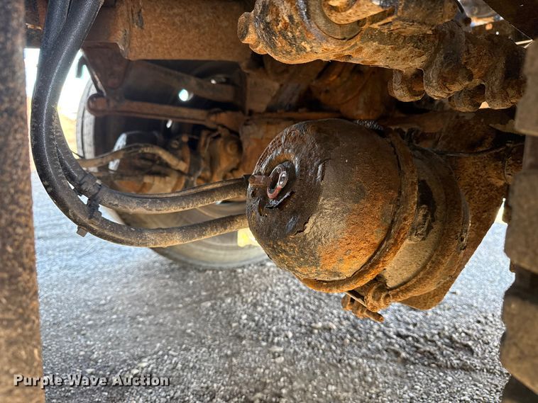 image for item EG1800 2013 Mack GU713 vacuum truck