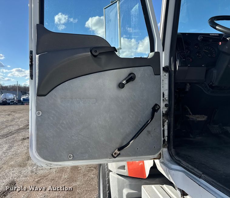 image for item EG1800 2013 Mack GU713 vacuum truck