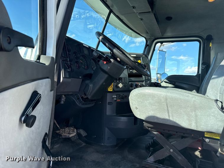 image for item EG1800 2013 Mack GU713 vacuum truck