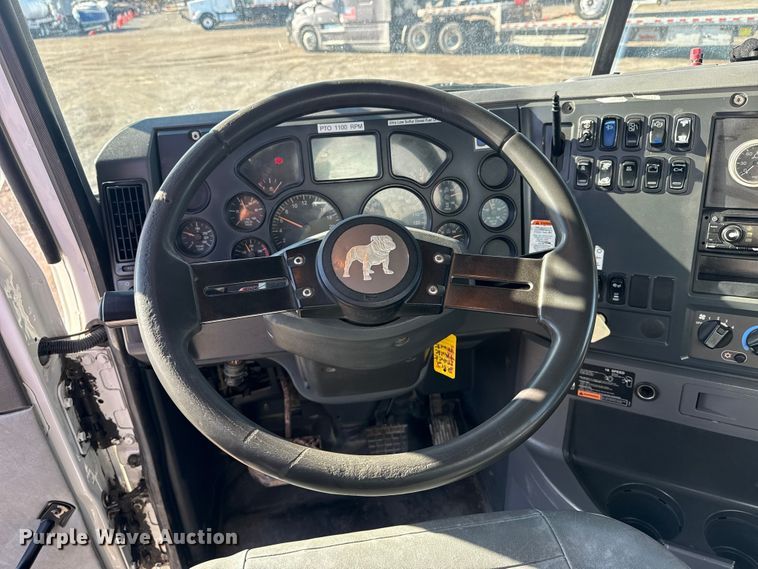 image for item EG1800 2013 Mack GU713 vacuum truck