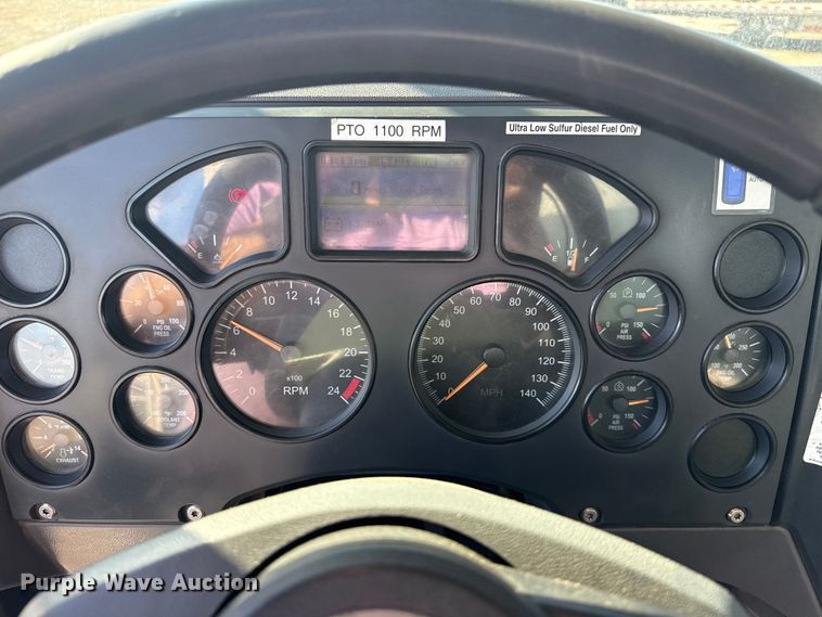 image for item EG1800 2013 Mack GU713 vacuum truck