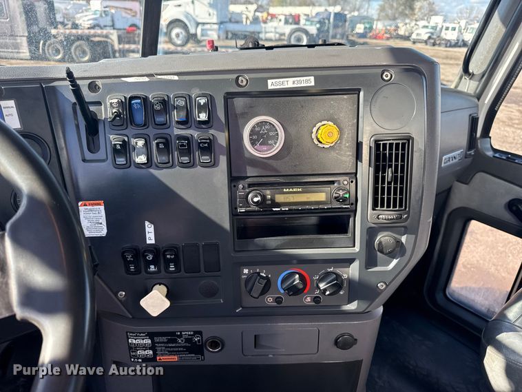 image for item EG1800 2013 Mack GU713 vacuum truck