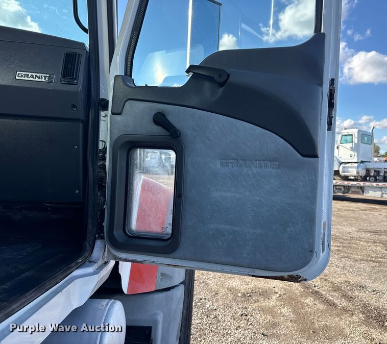 image for item EG1800 2013 Mack GU713 vacuum truck