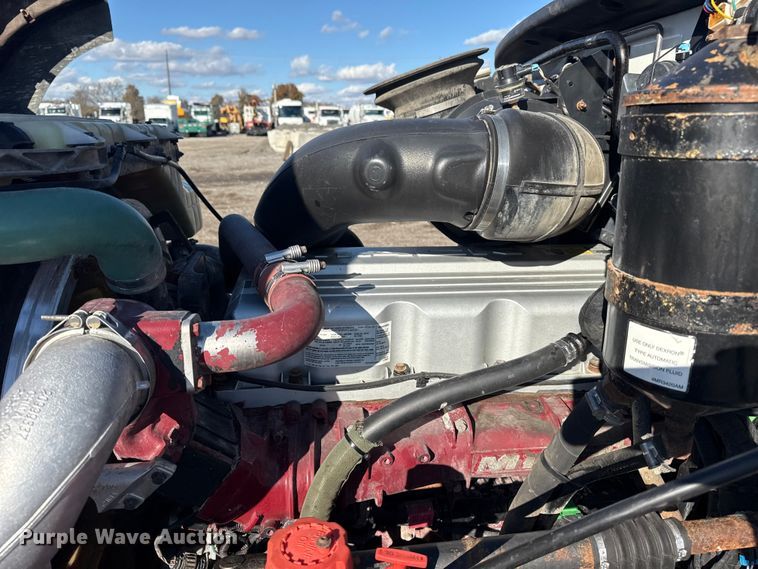 image for item EG1800 2013 Mack GU713 vacuum truck