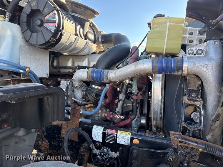 image for item EG1800 2013 Mack GU713 vacuum truck