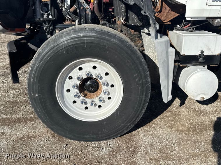 image for item EG1800 2013 Mack GU713 vacuum truck