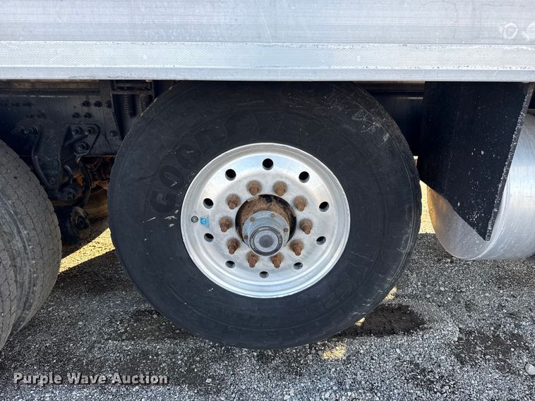 image for item EG1800 2013 Mack GU713 vacuum truck