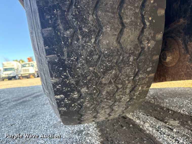 image for item EG1800 2013 Mack GU713 vacuum truck