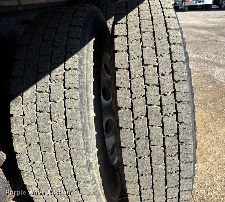 image for item EG1800 2013 Mack GU713 vacuum truck