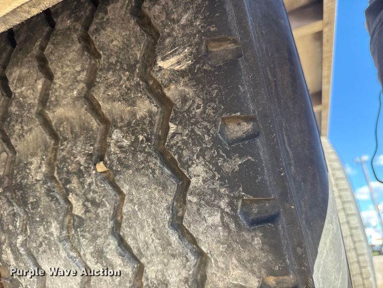 image for item EG1800 2013 Mack GU713 vacuum truck