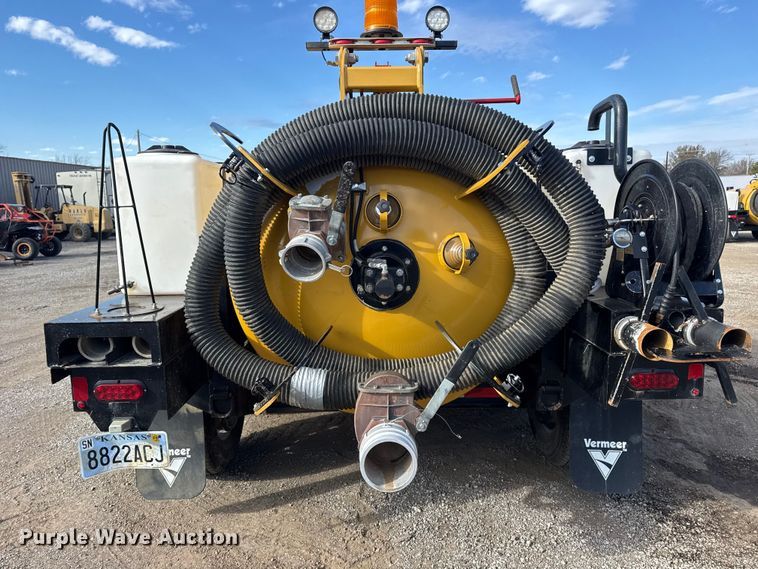image for item EG1813 2024 Vermeer LP573SDT vacuum excavator