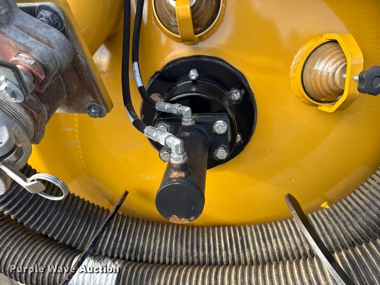 image for item EG1813 2024 Vermeer LP573SDT vacuum excavator