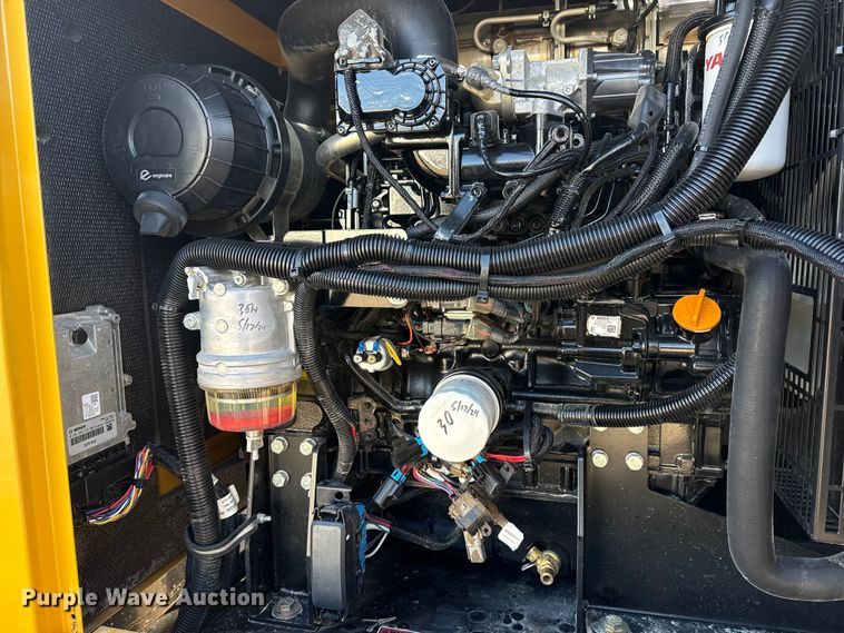 image for item EG1813 2024 Vermeer LP573SDT vacuum excavator