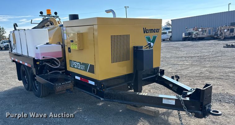 image for item EG1814 2022 Vermeer LP573SDT vacuum excavator