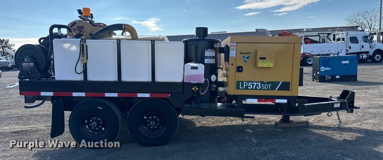 image for item EG1814 2022 Vermeer LP573SDT vacuum excavator