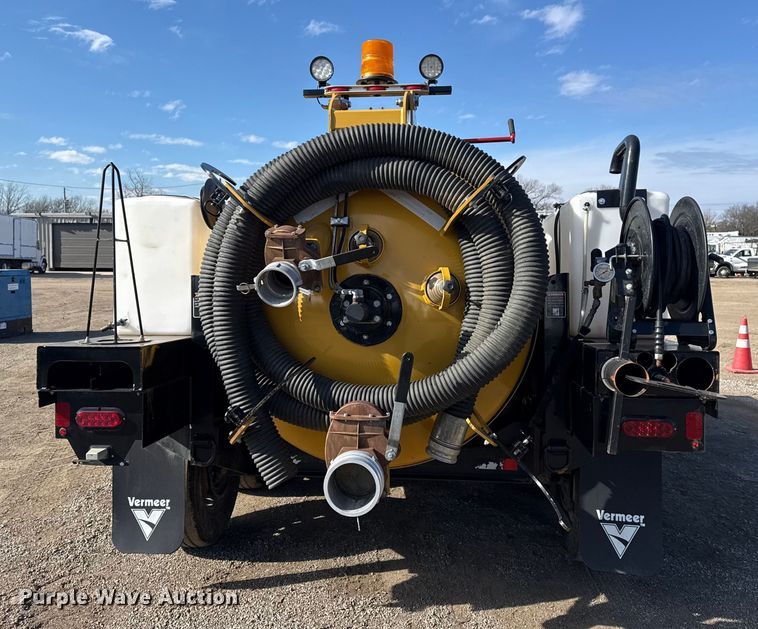 image for item EG1814 2022 Vermeer LP573SDT vacuum excavator