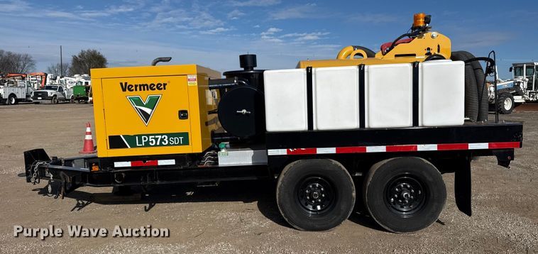 image for item EG1814 2022 Vermeer LP573SDT vacuum excavator