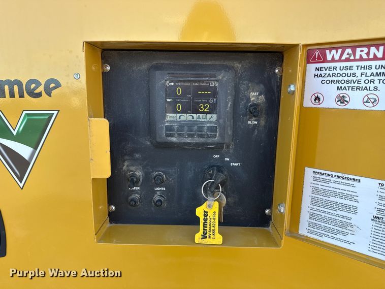 image for item EG1814 2022 Vermeer LP573SDT vacuum excavator