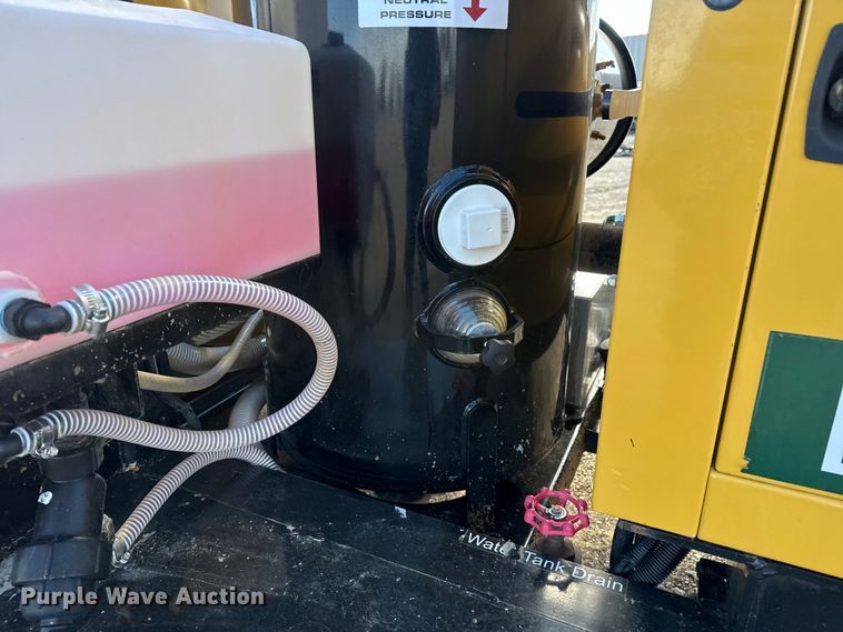 image for item EG1814 2022 Vermeer LP573SDT vacuum excavator