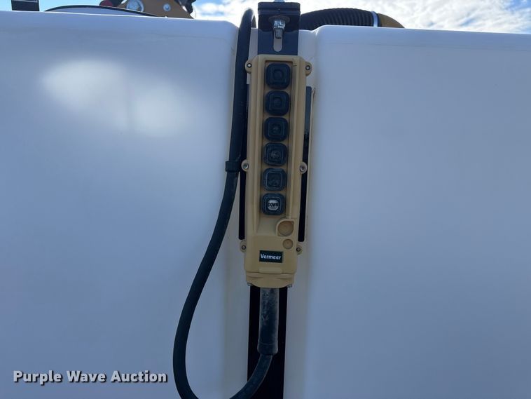 image for item EG1814 2022 Vermeer LP573SDT vacuum excavator