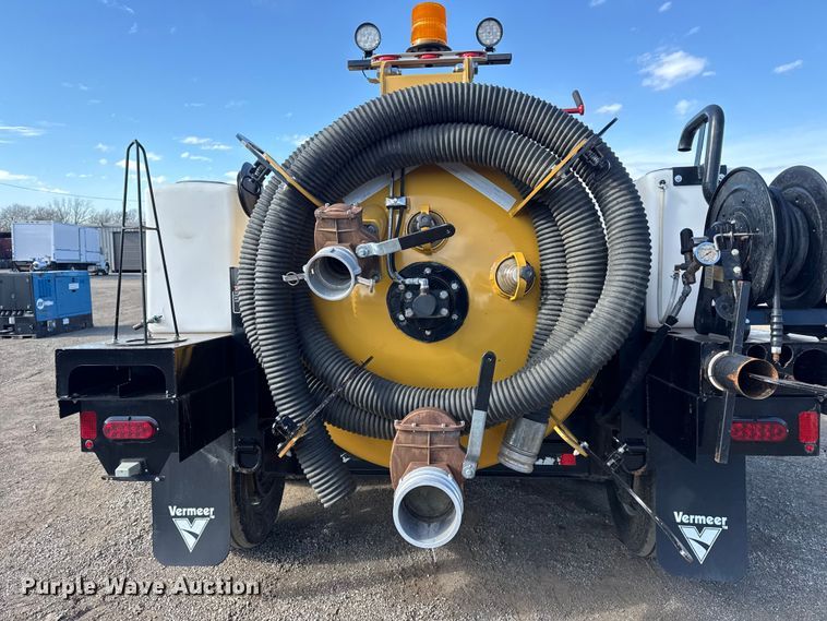 image for item EG1814 2022 Vermeer LP573SDT vacuum excavator