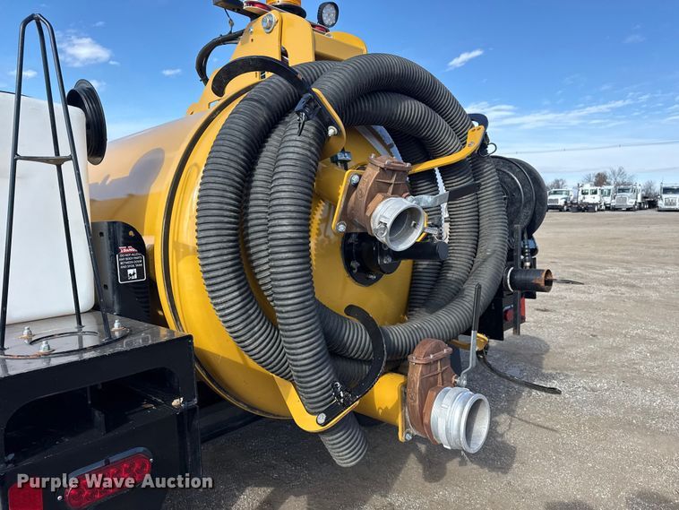 image for item EG1814 2022 Vermeer LP573SDT vacuum excavator