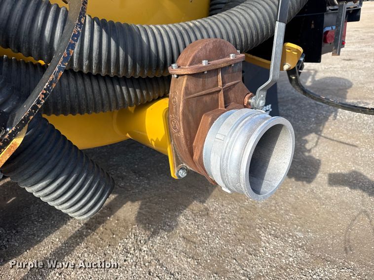 image for item EG1814 2022 Vermeer LP573SDT vacuum excavator