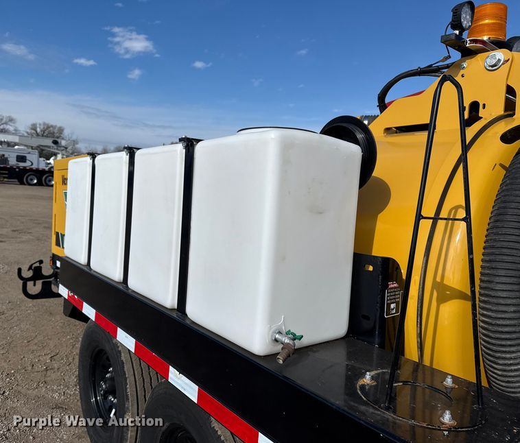 image for item EG1814 2022 Vermeer LP573SDT vacuum excavator