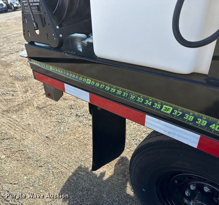 image for item EG1814 2022 Vermeer LP573SDT vacuum excavator