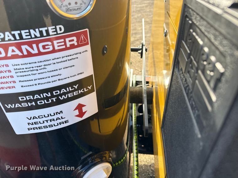 image for item EG1814 2022 Vermeer LP573SDT vacuum excavator