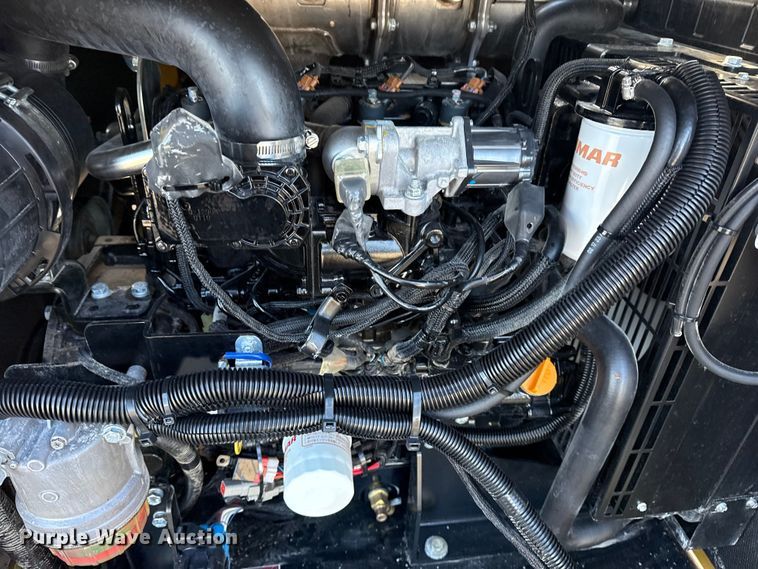 image for item EG1814 2022 Vermeer LP573SDT vacuum excavator