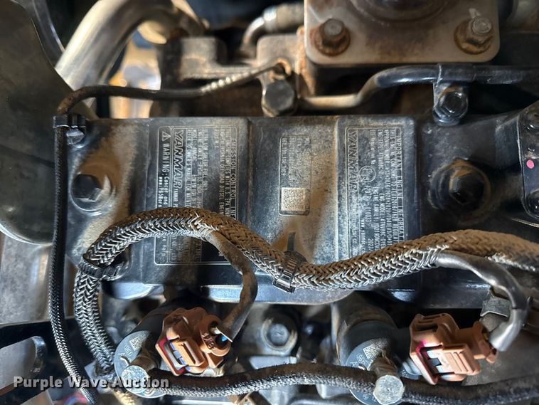 image for item EG1814 2022 Vermeer LP573SDT vacuum excavator