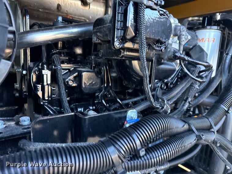 image for item EG1814 2022 Vermeer LP573SDT vacuum excavator